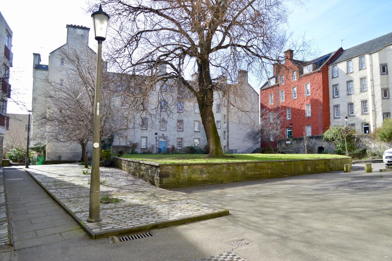 Crags View Apartment On The Royal Mile Edinburgh Ngoại thất bức ảnh